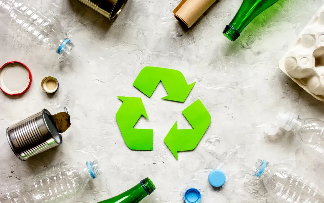 różne produkty z recyklingu